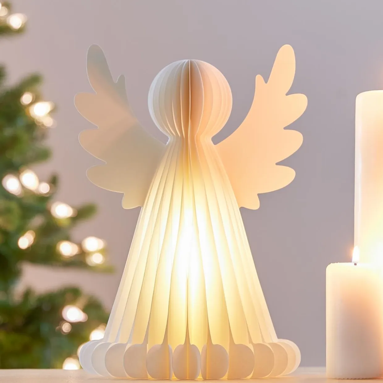 Ange lumineux à piles 6 LED (H28 cm) Papier fermeture magnétique Blanc