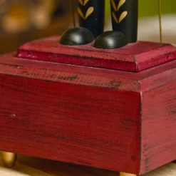 Boîte à musique (H30 cm) Casse noisette Timothé la royauté Vert et bordeaux