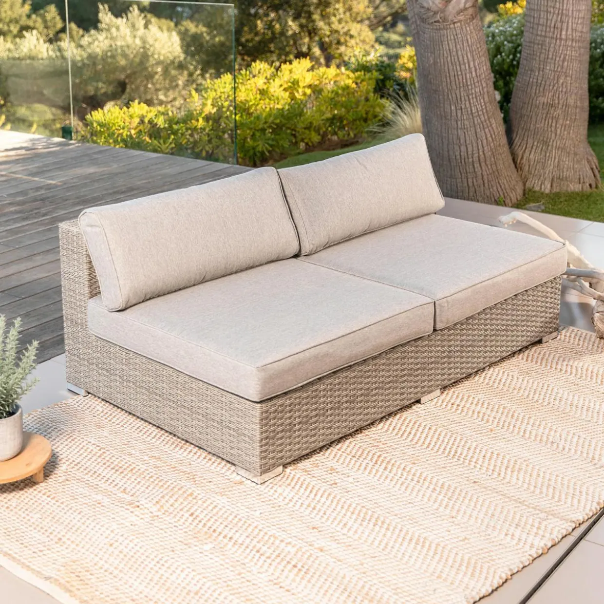 Chauffeuse de jardin en résine tressée 2 places Palma Gris et taupe