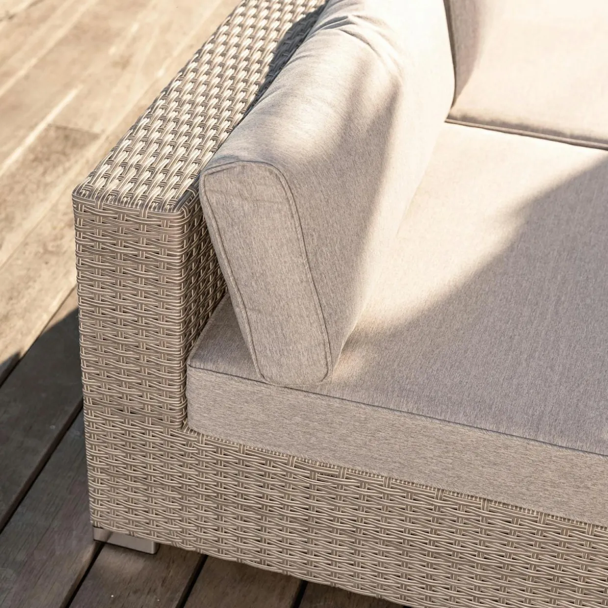 Chauffeuse de jardin en résine tressée 2 places Palma Gris et taupe