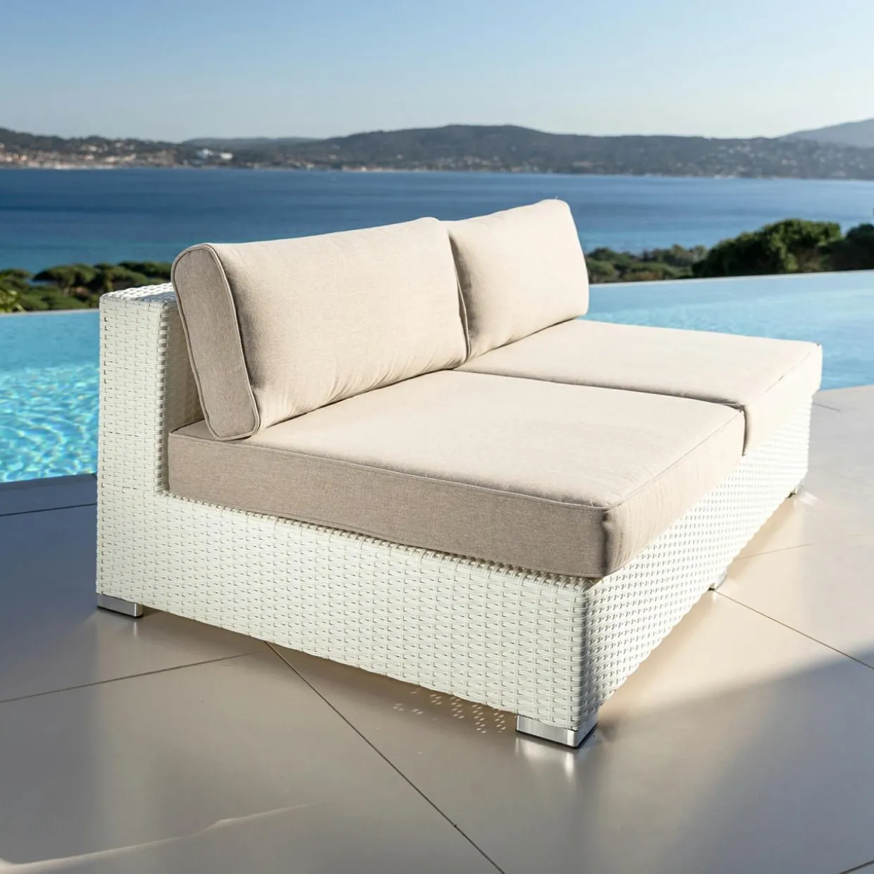 Chauffeuse de jardin en résine tressée 2 places Palma Blanc et taupe