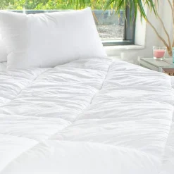 Couette Chaude (140 x 200 cm) Microfibre Lavable à 95°C Blanche