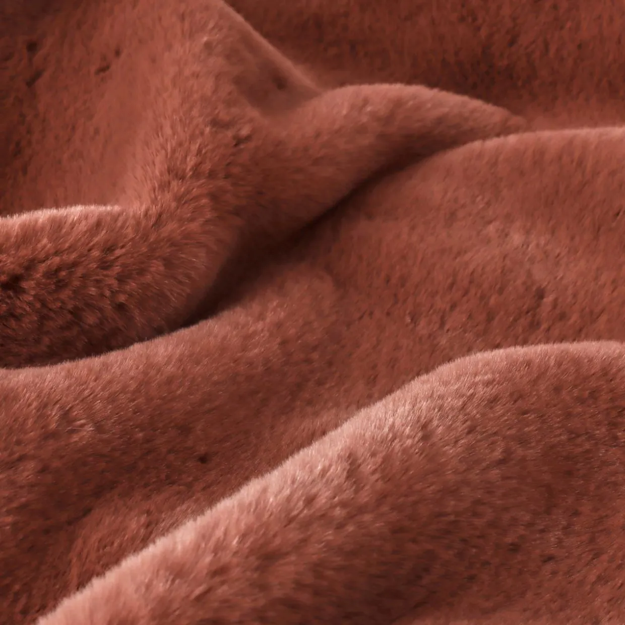 Coussin carré fausse fourrure (45 x 45 cm) Finn Terracotta