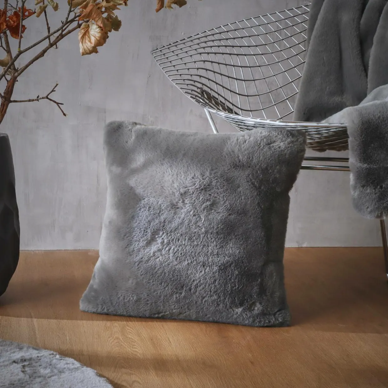 Coussin carré fausse fourrure (45 x 45 cm) Finn Gris anthracite
