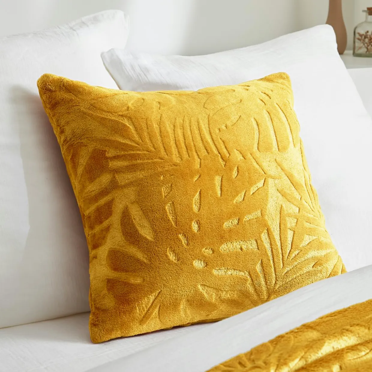 Coussin carré flanelle (45 x 45 cm) Flore Jaune moutarde