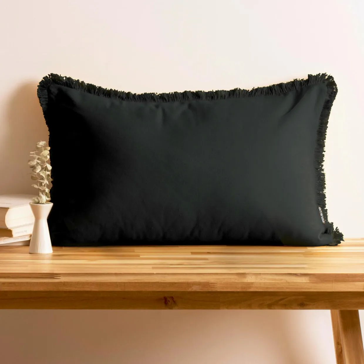 Coussin rectangulaire coton (40 x 60 cm) Pixel franges Noir
