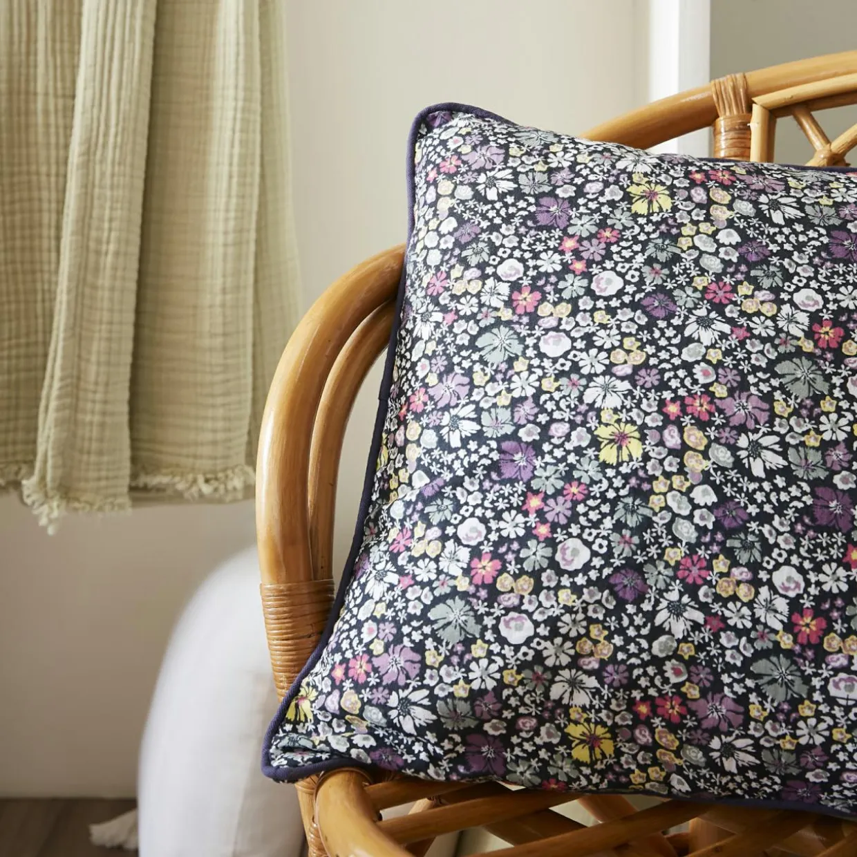 Coussin rectangulaire gaze de coton (40 x 60 cm) Elya Violet