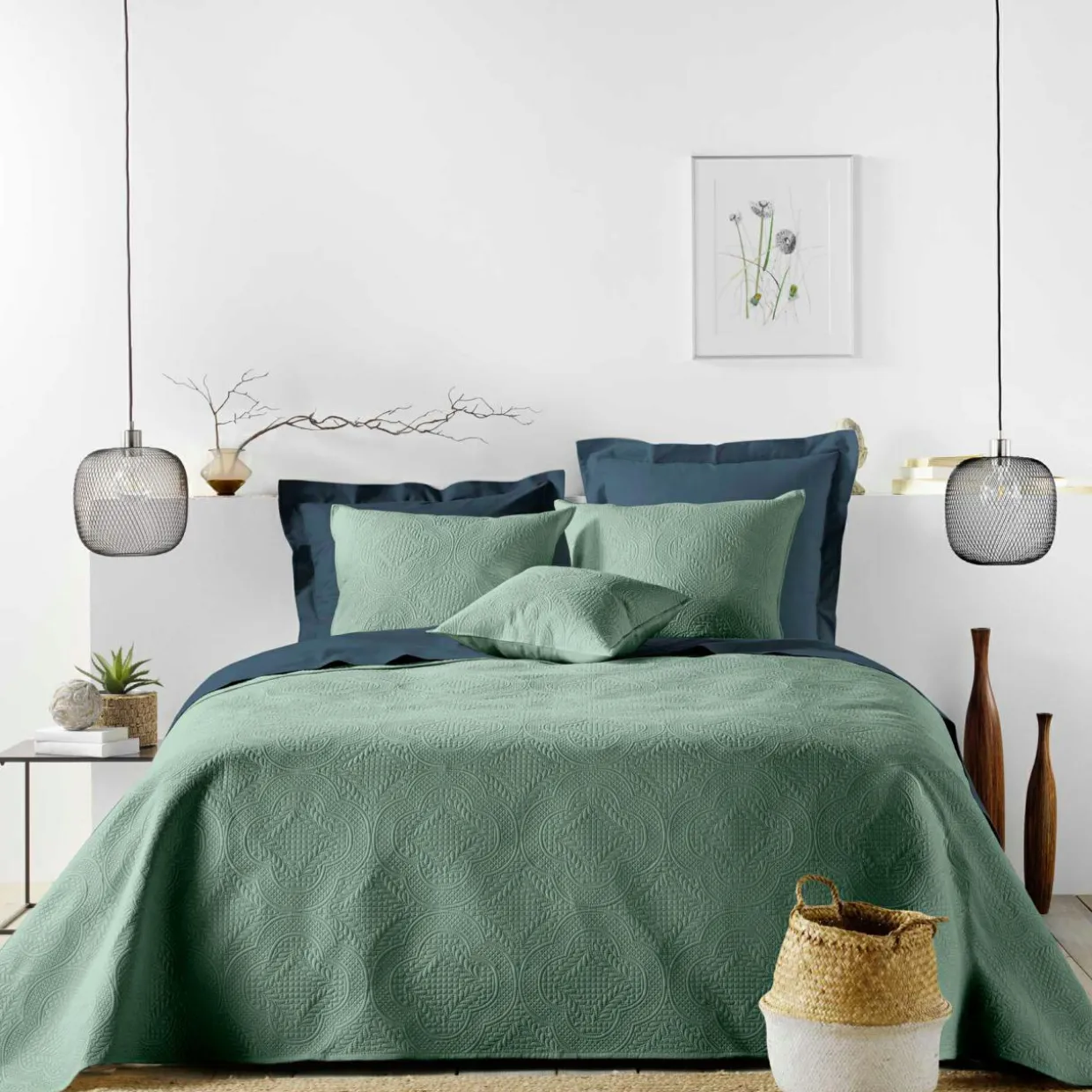 Couvre-lit matelassé et deux taies d'oreiller (240 x 260 cm) Romane Vert cèdre