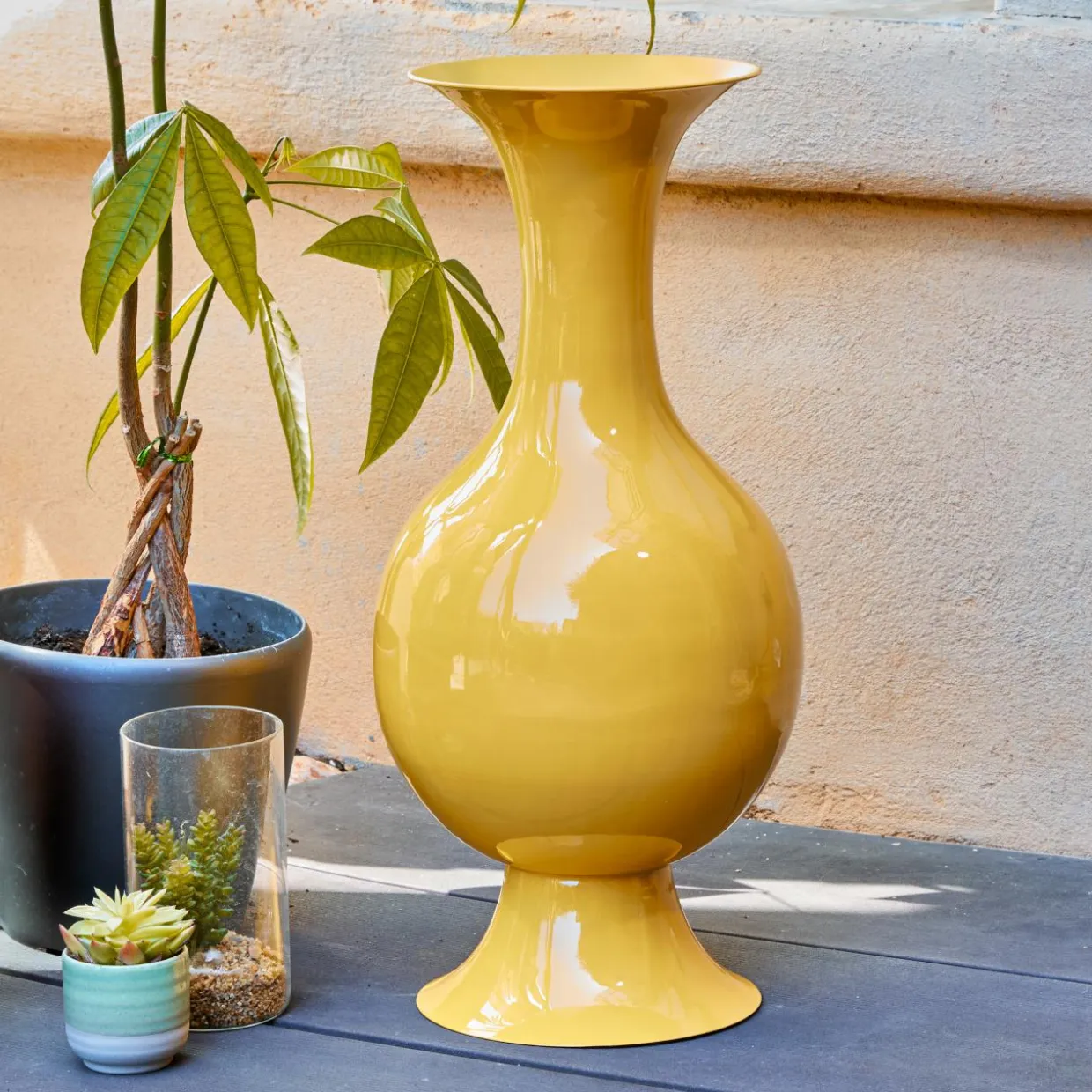 Grand Vase en métal émaillé fait main (H56 cm) Soléa Jaune brillant