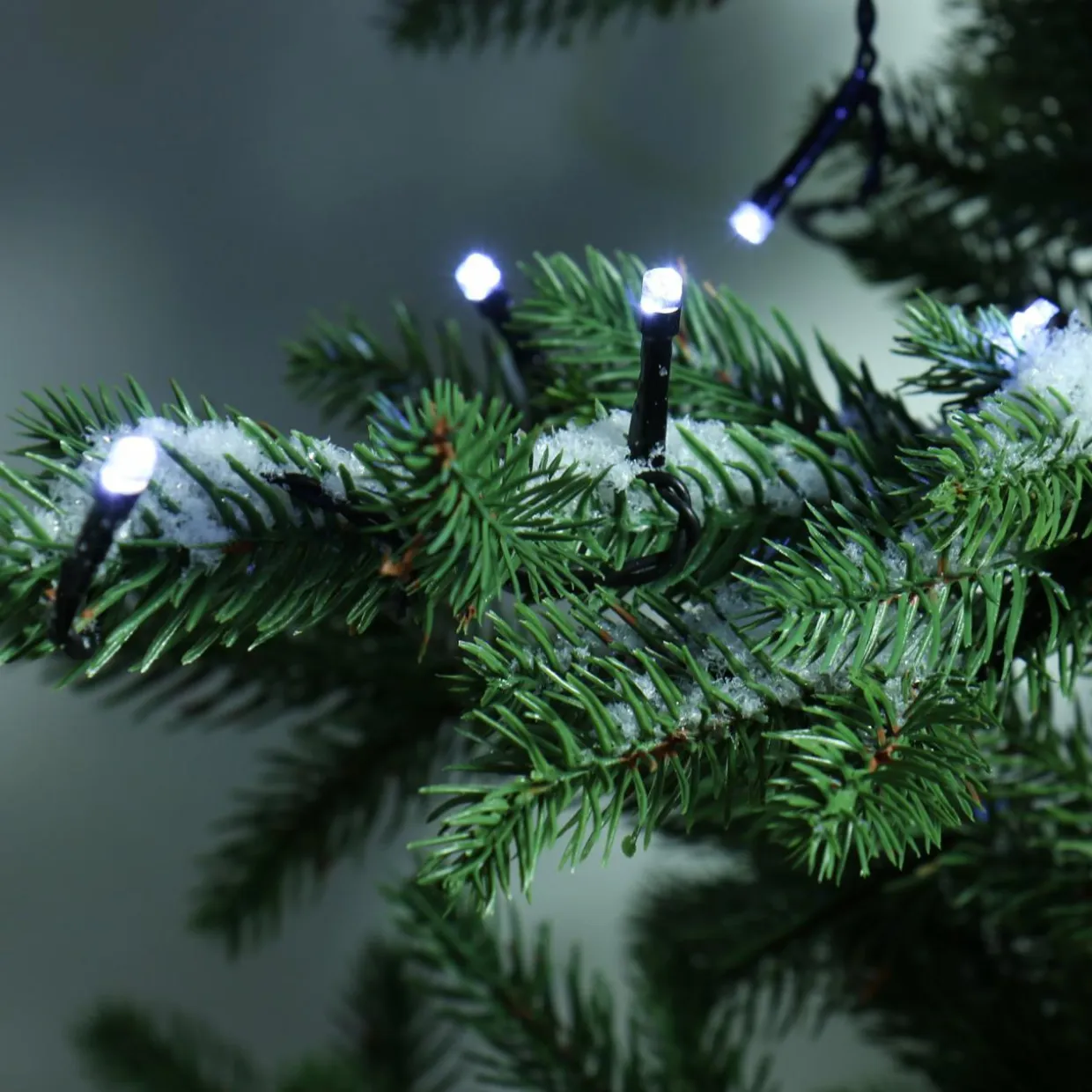 Guirlande lumineuse à piles 14,30 m 192 LED câble noir Durawise Blanc froid