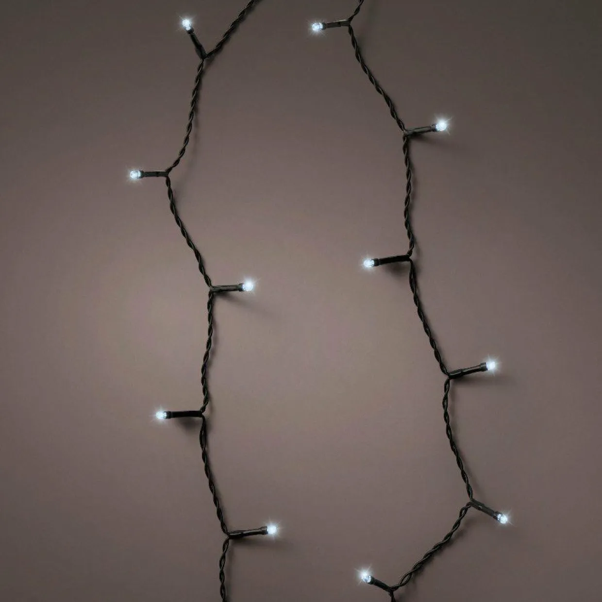 Guirlande lumineuse à piles 14,30 m 192 LED câble noir Durawise Blanc froid