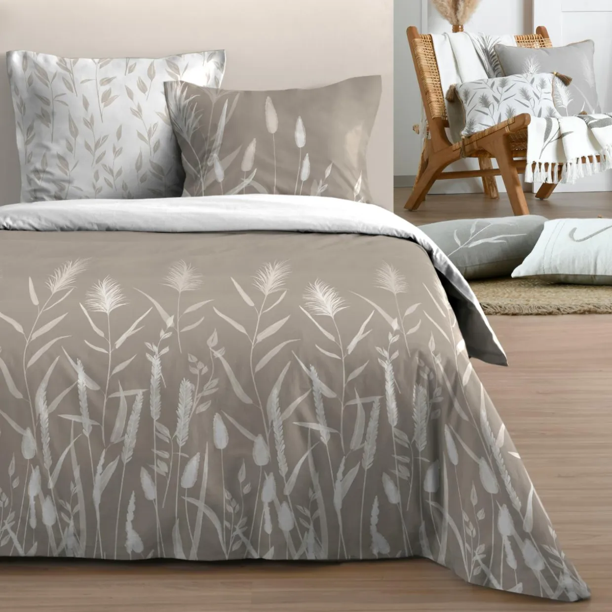 Housse de couette et deux taies d'oreiller en coton (240 x 220 cm) Pampa Beige
