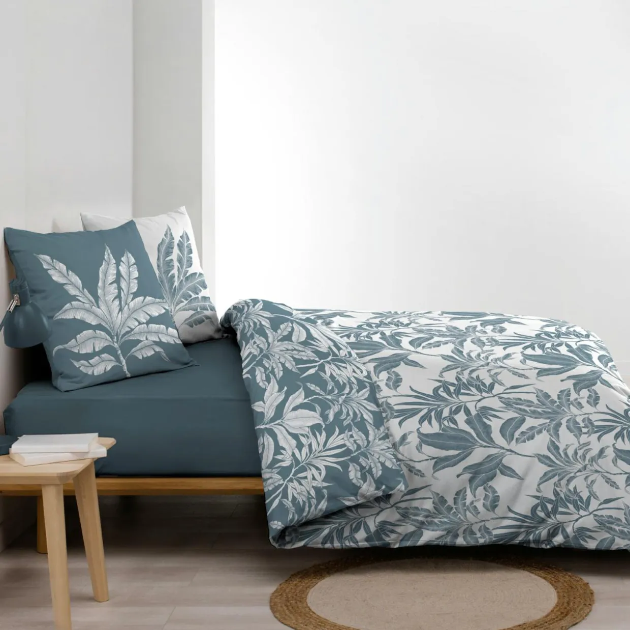 Housse de couette et deux taies d'oreiller en coton (240 x 220 cm) Hera Bleu