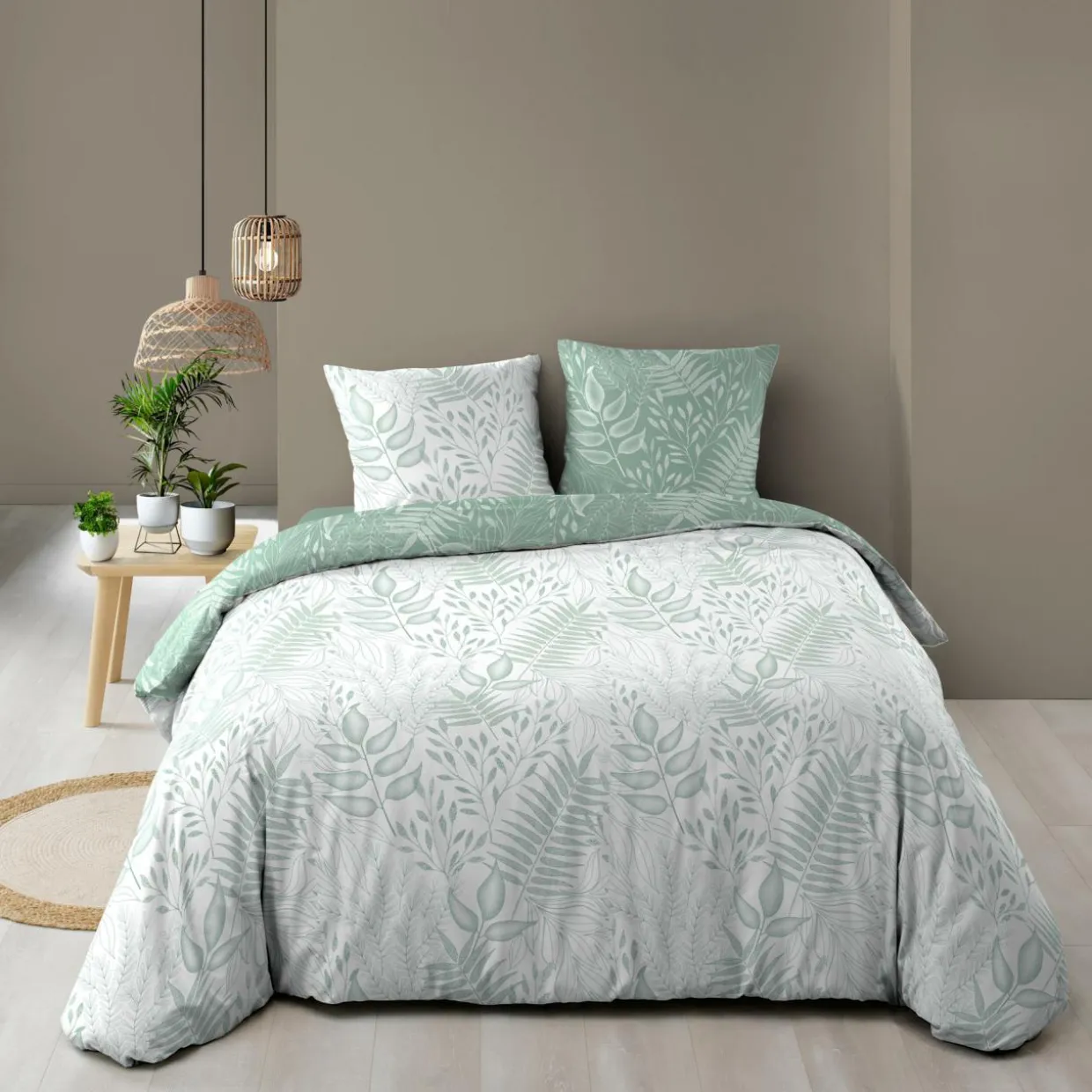 Housse de couette et deux taies coton (260 x 240 cm) Cassia Vert sauge