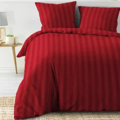 Housse de couette et deux taies microfibre (240 x 220 cm) Cleo Rouge