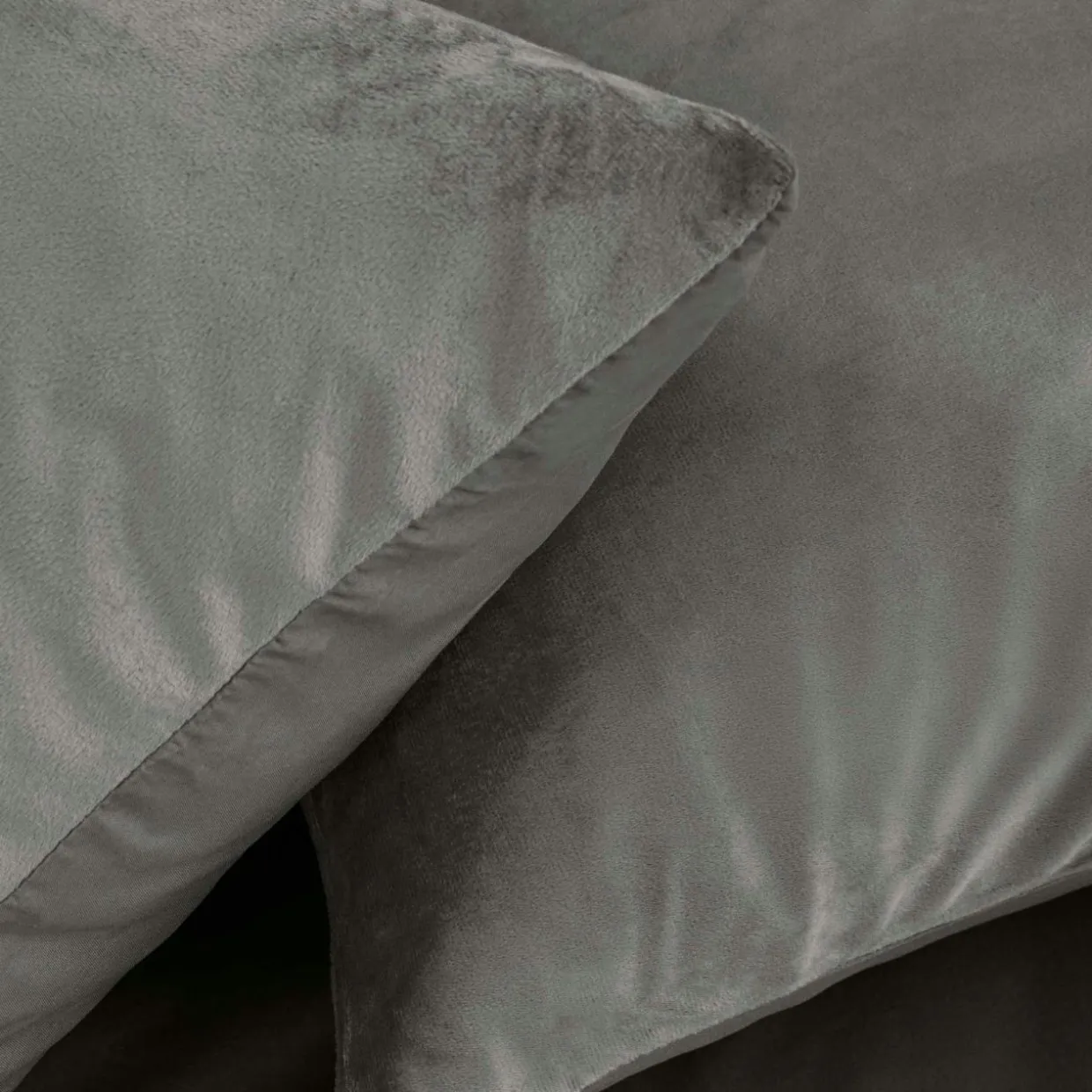 Housse de couette et deux taies d'oreiller velours (240 x 220 cm) Velina Gris anthracite