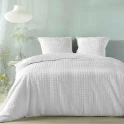 Housse de couette et deux taies microfibre gaufrée (240 x 220 cm) Litéa Blanche