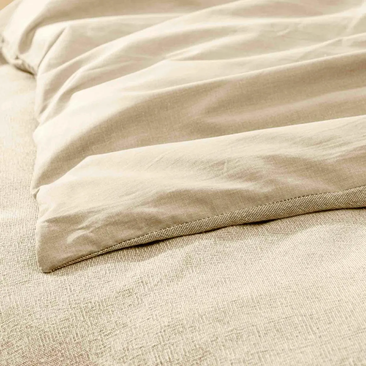Housse de couette et deux taies d'oreiller coton (240 x 220 cm) Meline Beige sable
