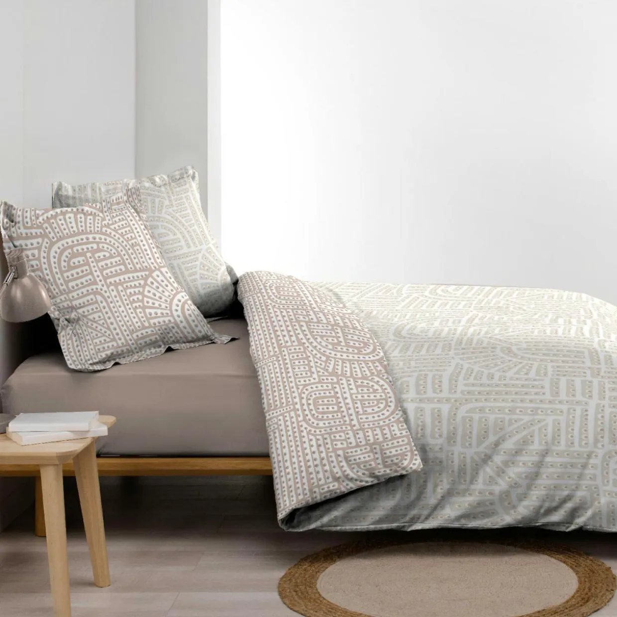 Housse de couette et deux taies d'oreiller percale de coton (240 x 220 cm) Eliot Beige
