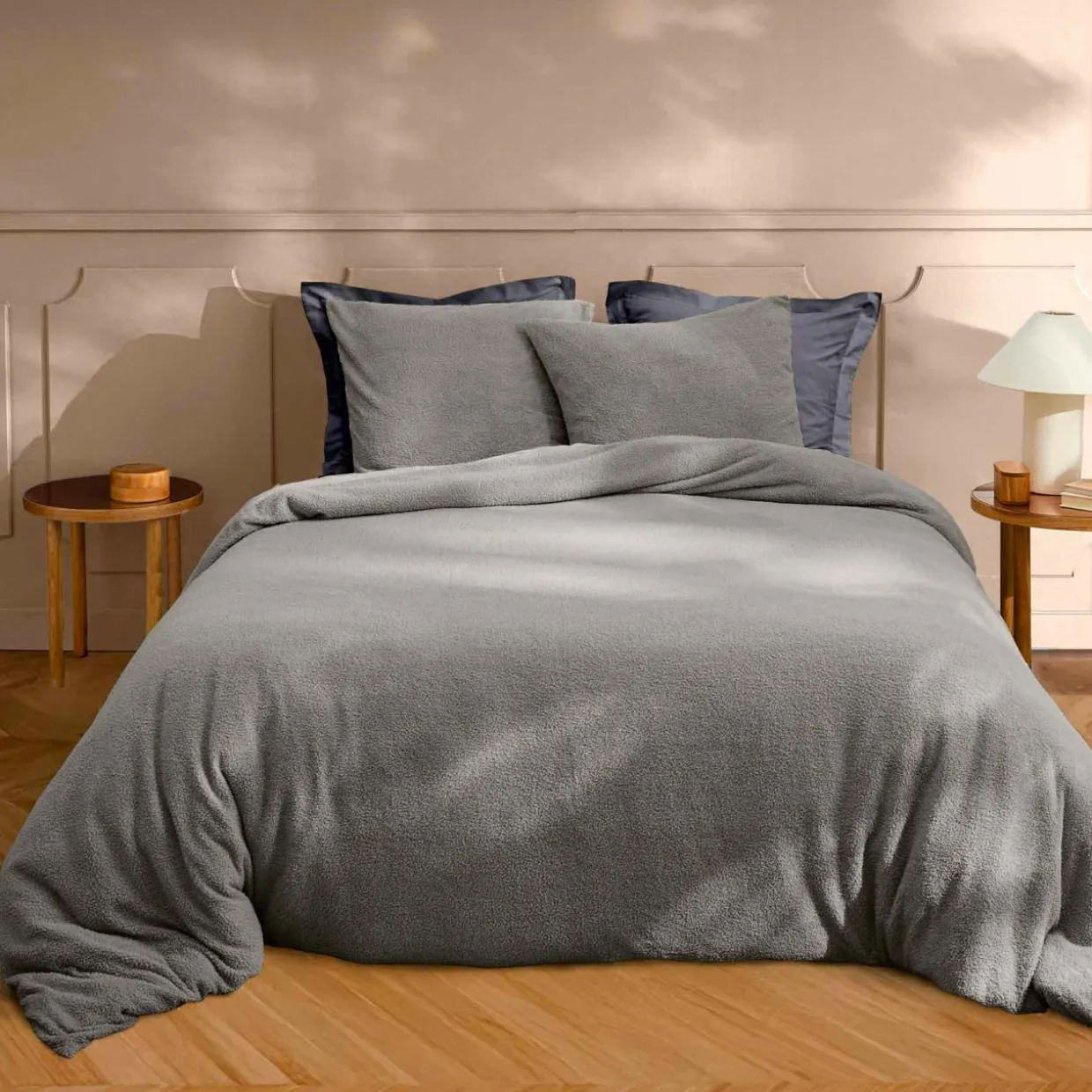 Housse de couette et deux taies d'oreiller bouclette (240 x 220 cm) Helena Gris anthracite