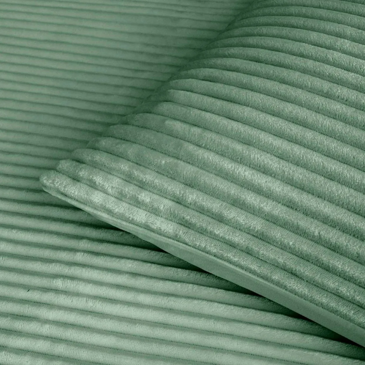 Housse de couette et deux taies d'oreiller flanelle (240 x 220 cm) Veloutea Vert cédre