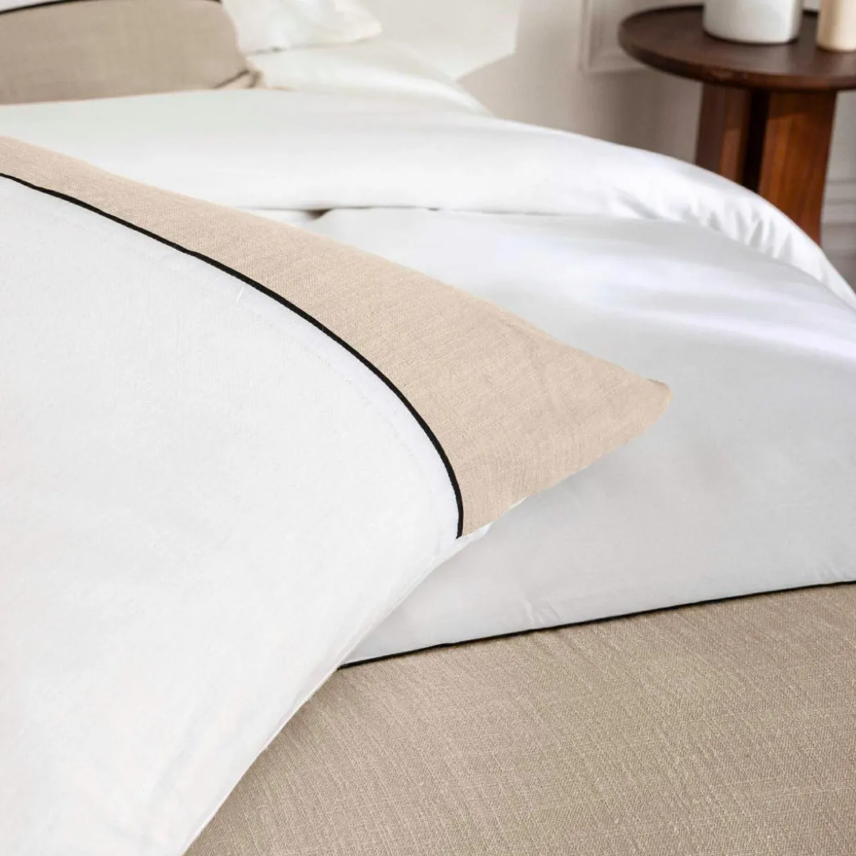 Housse de couette et deux taies d'oreiller coton (260 x 240 cm) Gabrielle Beige