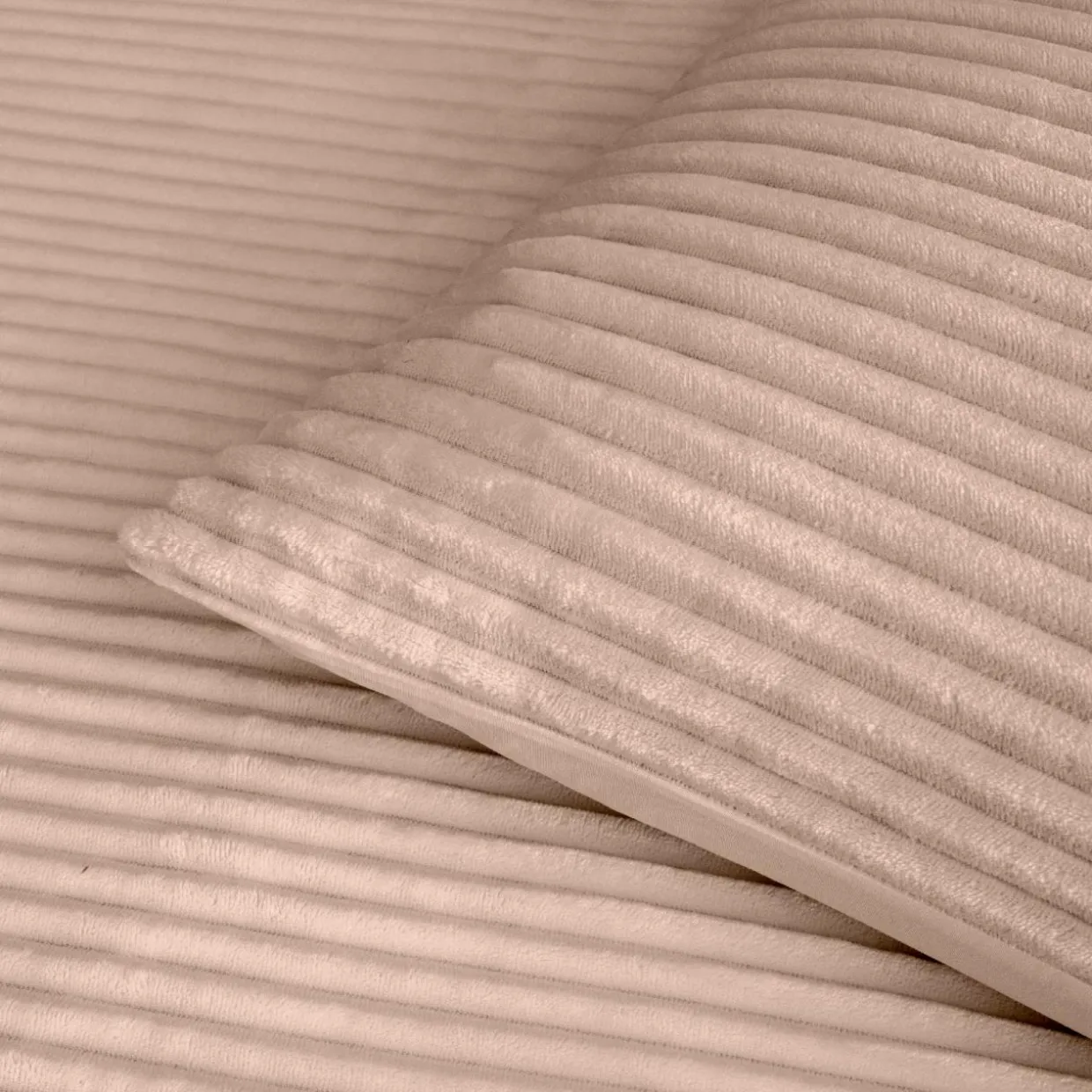 Housse de couette et deux taies d'oreiller flanelle (240 x 220 cm) Veloutea Beige sable