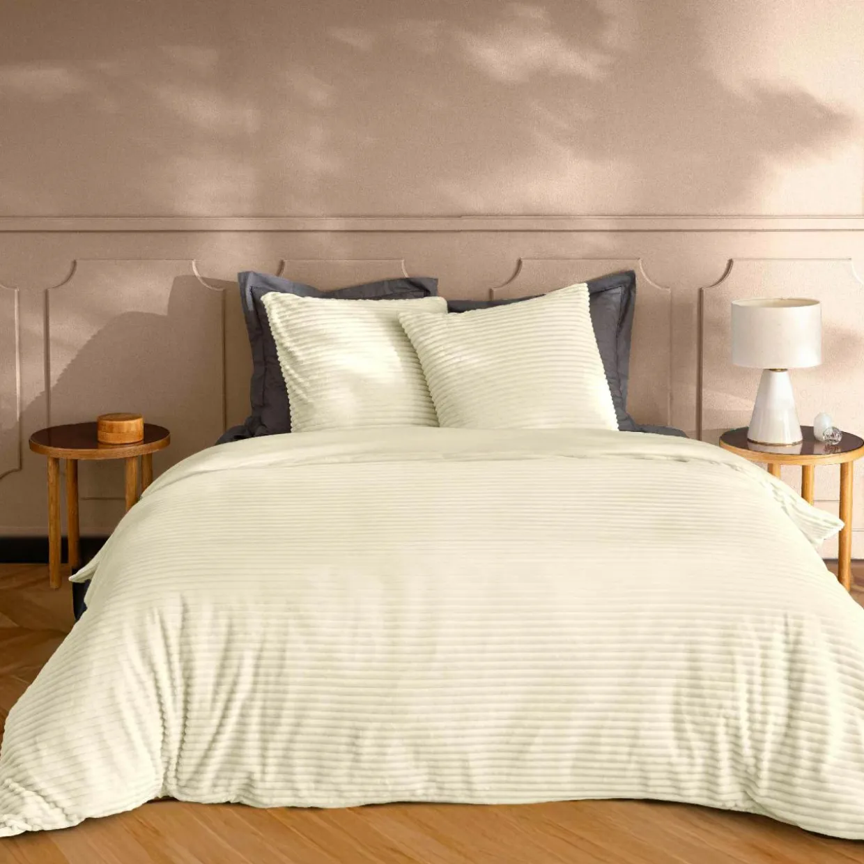 Housse de couette et deux taies d'oreiller flanelle (240 x 220 cm) Veloutea Beige