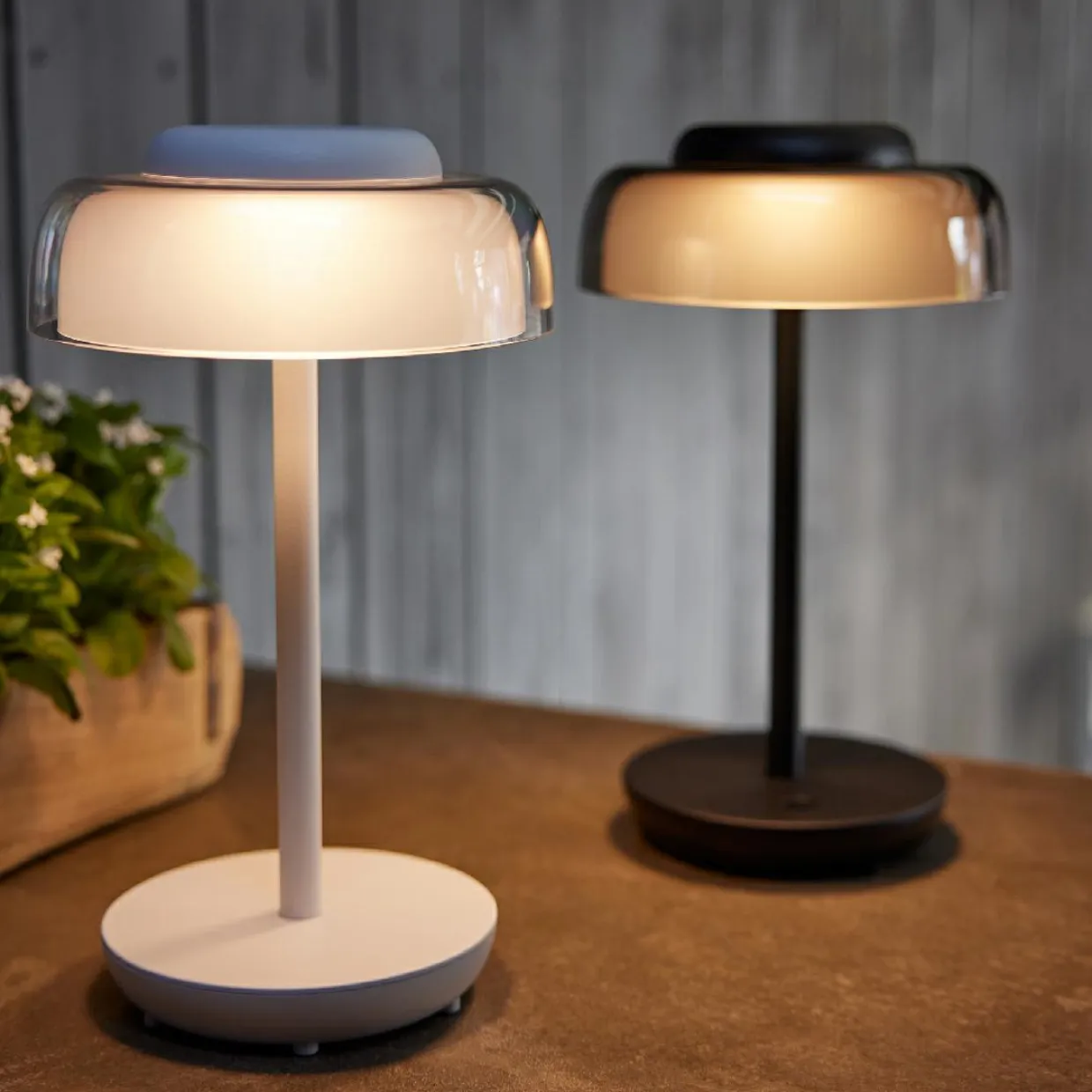Lampe de table sans fil rechargeable USB 18 LED (H28 cm) Tribeca Blanc