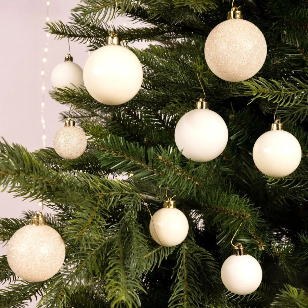 Lot de 30 boules de Noël assorties Alpine Blanc laine