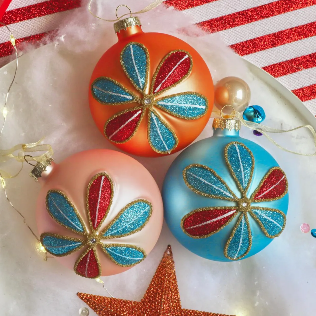 Lot de 12 boules de Noël en verre (D80 mm) Pétales pailletées Multicolore