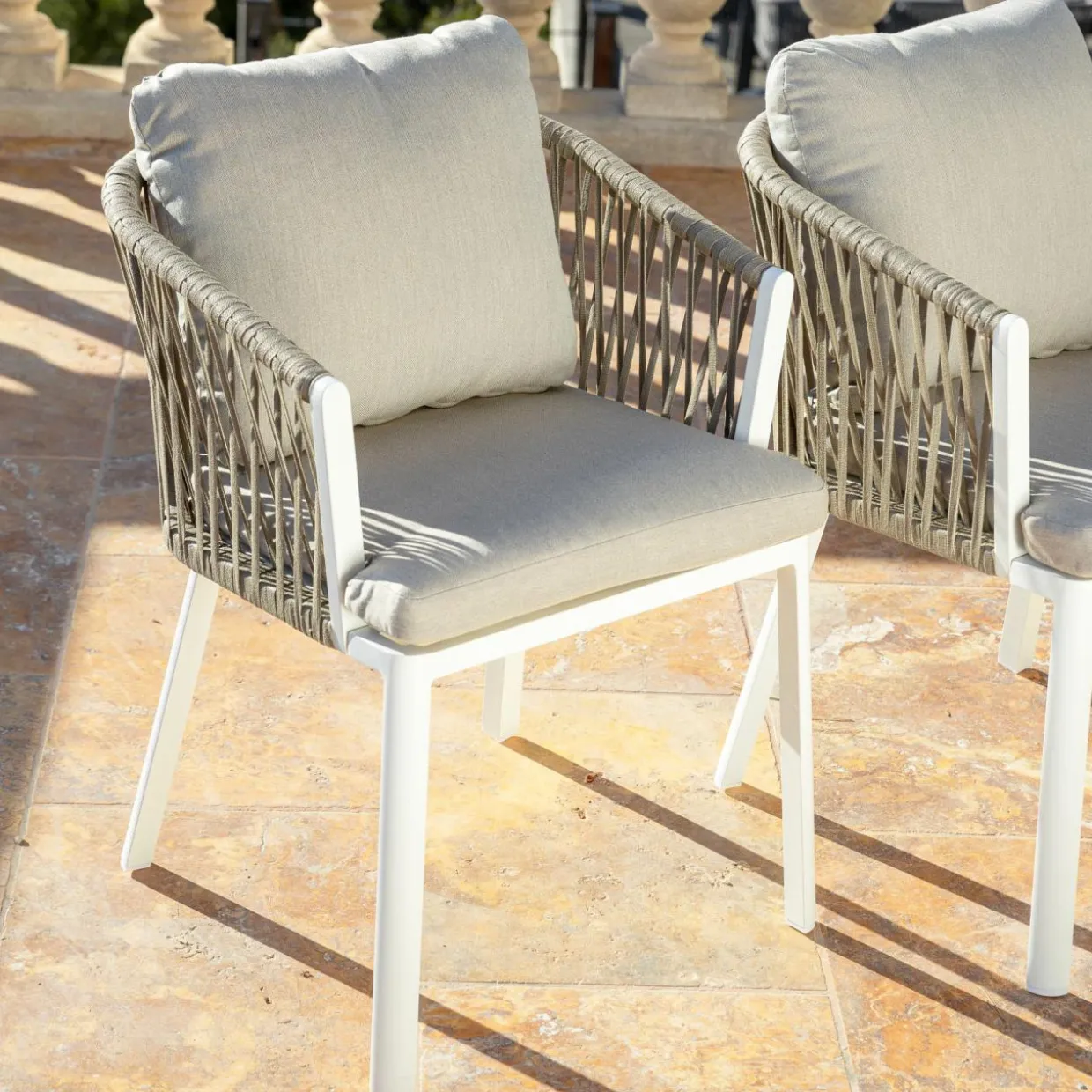 Lot de 2 fauteuils de jardin en aluminium Amalfi Blanc et taupe