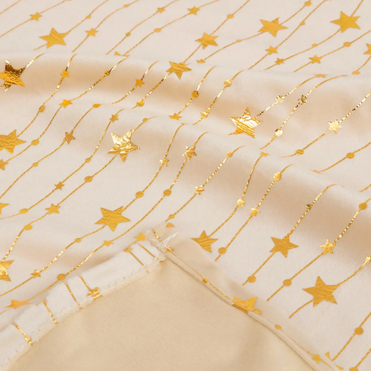 Nappe de Noël rectangulaire (140 x 240 cm) Pluie d'étoiles Ivoire et doré
