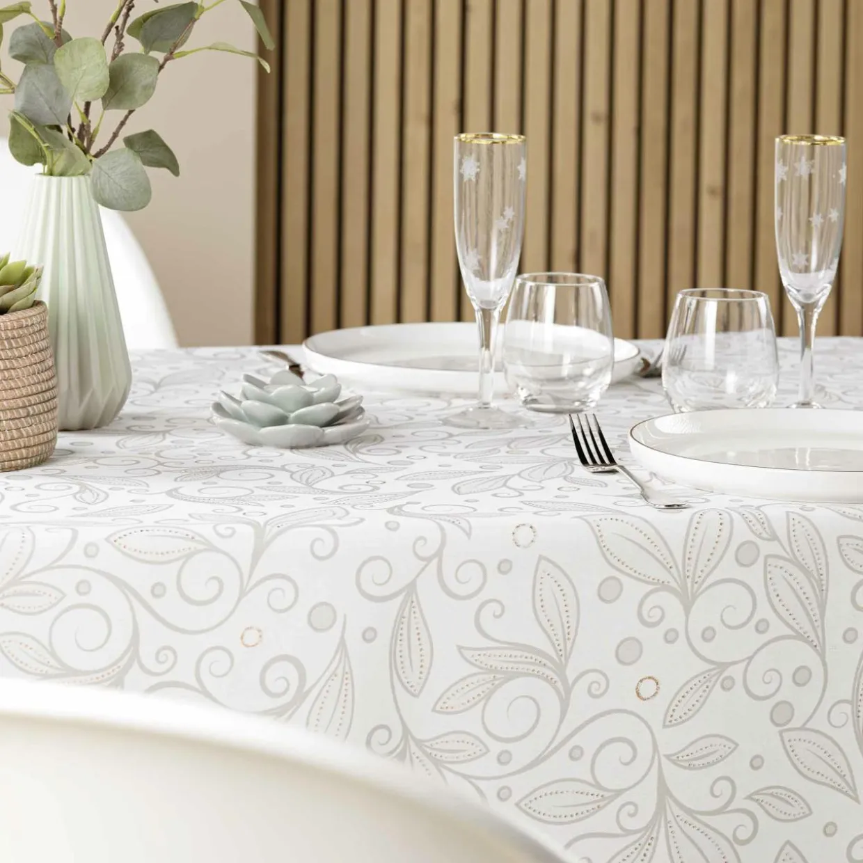 Nappe rectangulaire anti tache (145 x 240 cm) Leya Beige