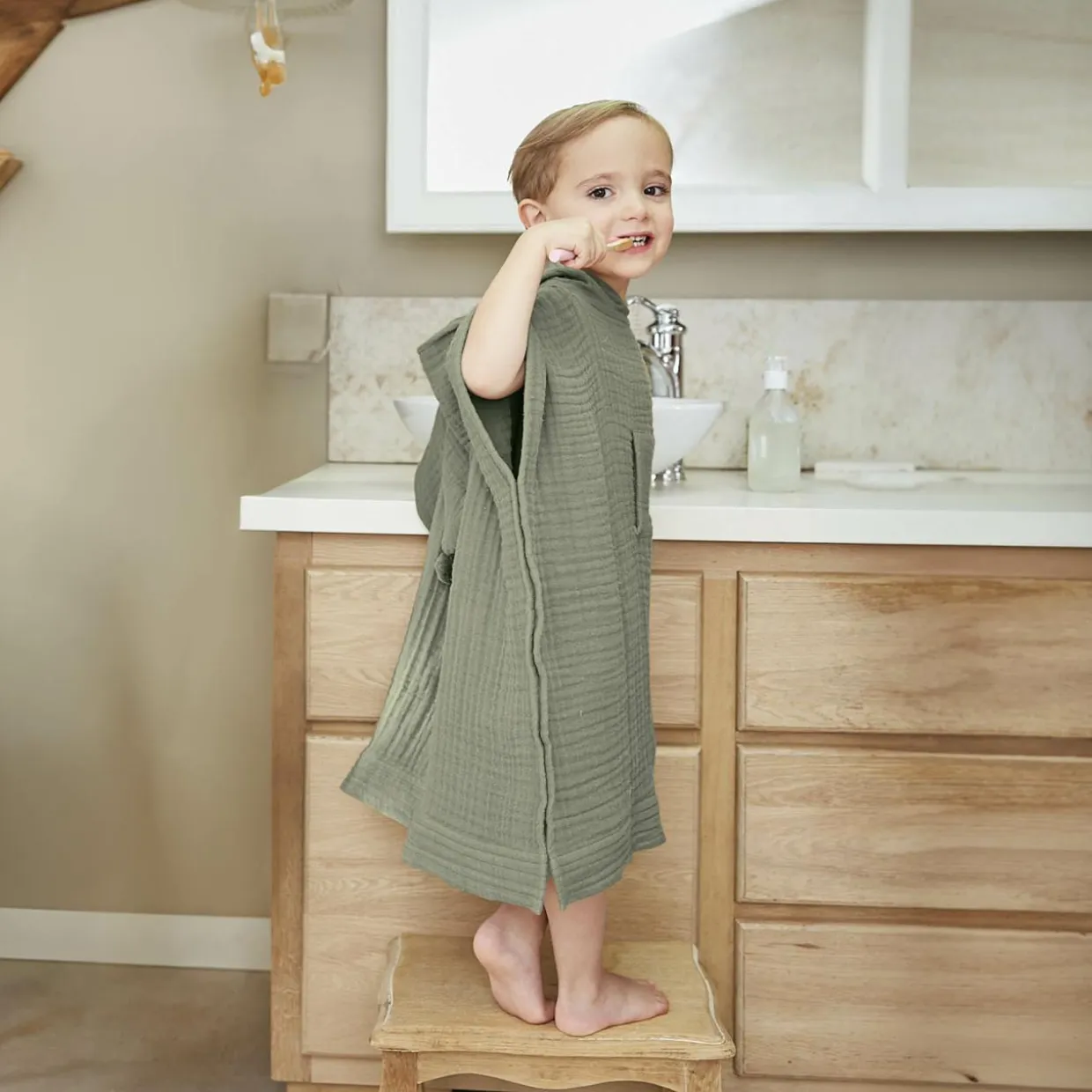 Poncho de bain enfant gaze de coton 2/5 ans Gaïa Vert romarin