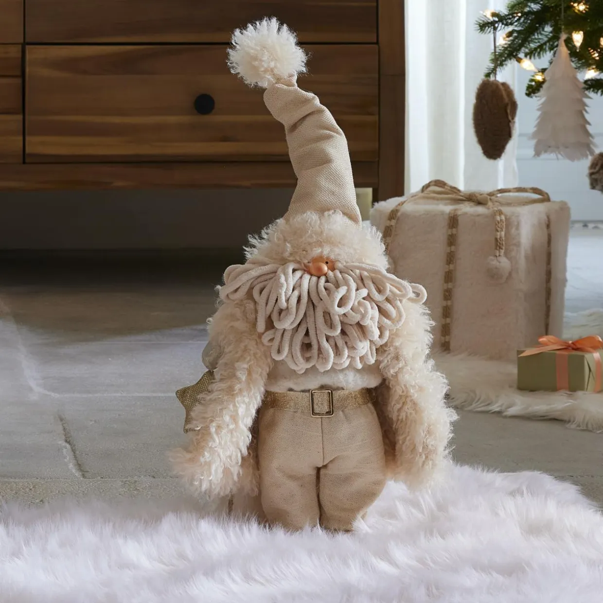 Père Noël décoratif debout (H48 cm) Etoile scandinave dorée