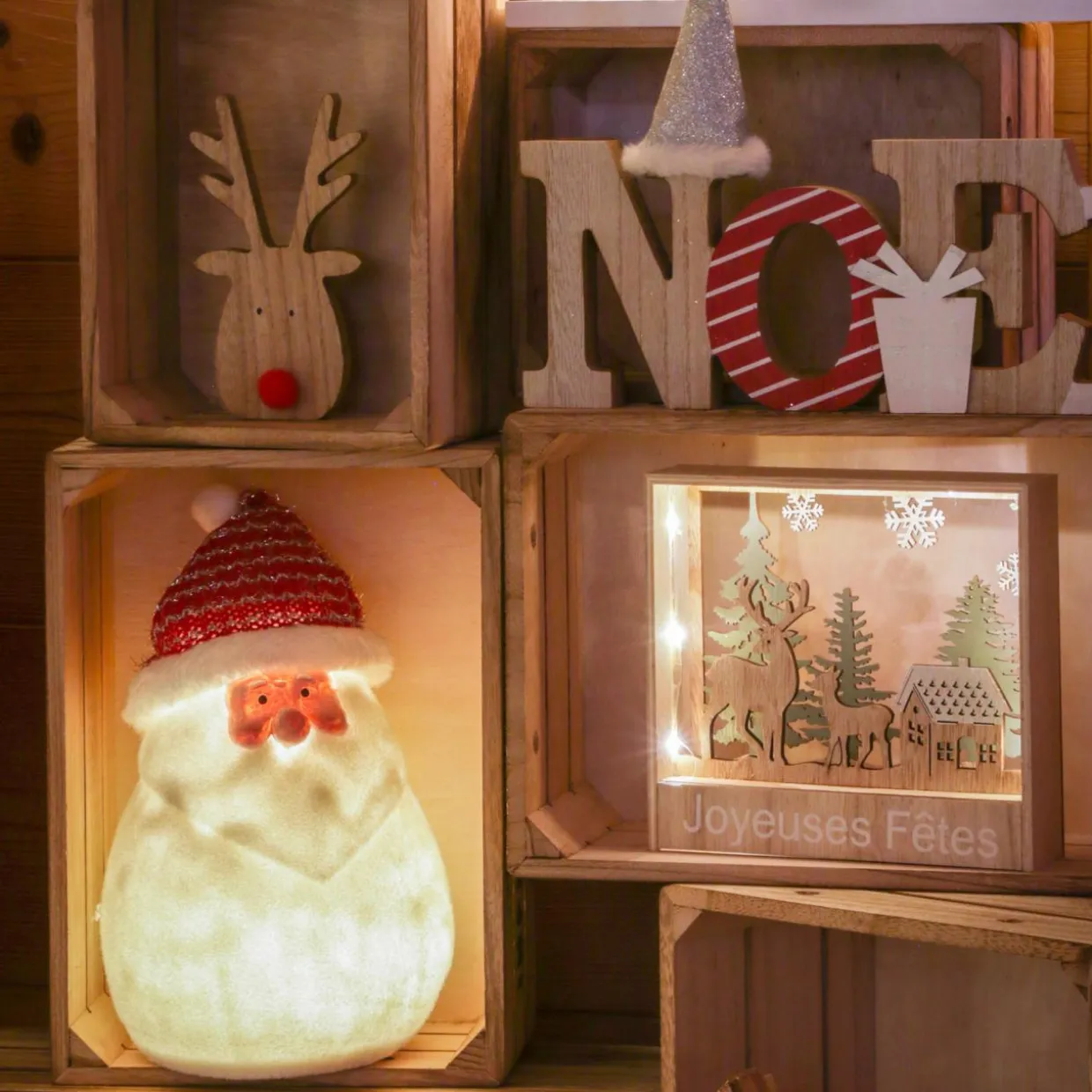 Père Noël lumineux à piles 4 LED (H31 cm) Ennry Blanc chaud