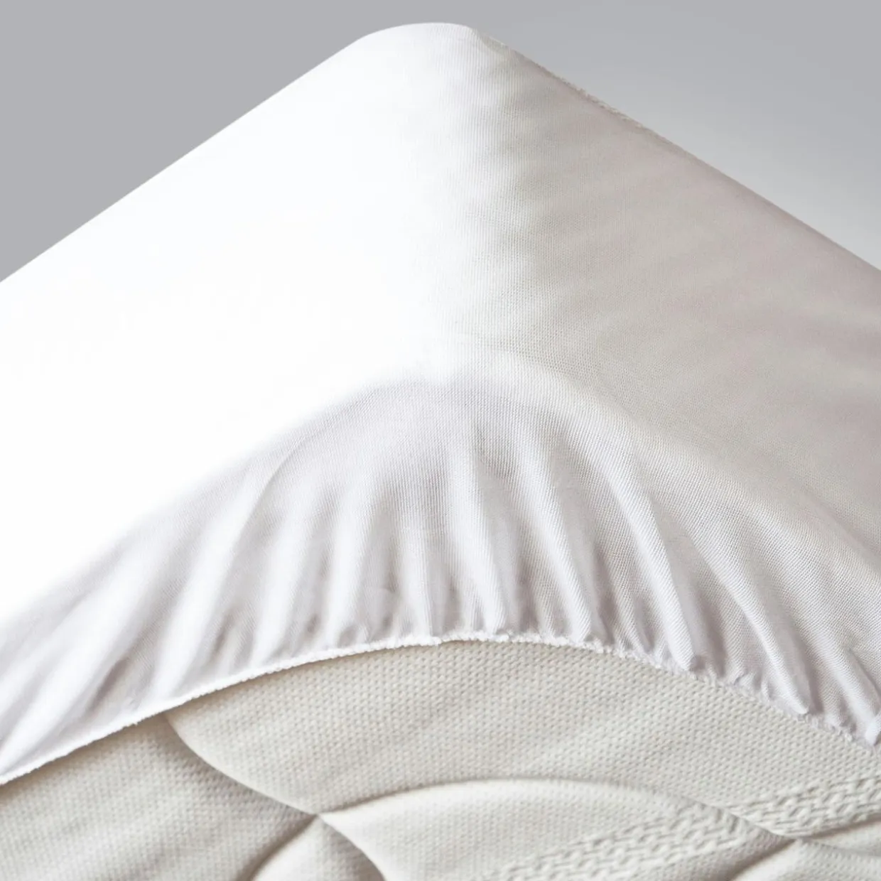 Protège-matelas imperméable (180 x 200cm) Tricia Blanc