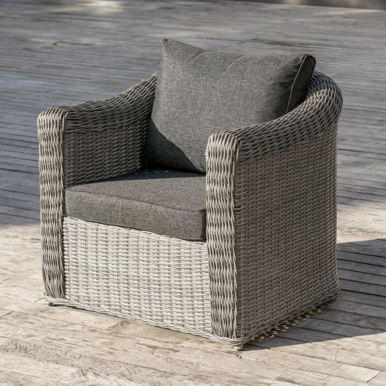 Salon de jardin en résine tressée 4 places 4 pcs Calvi Gris et gris foncé