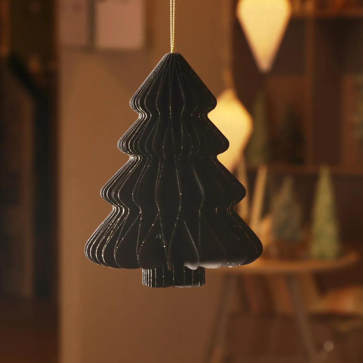 Sapin en papier à suspendre (H15 cm) fermeture Magnétique Noir