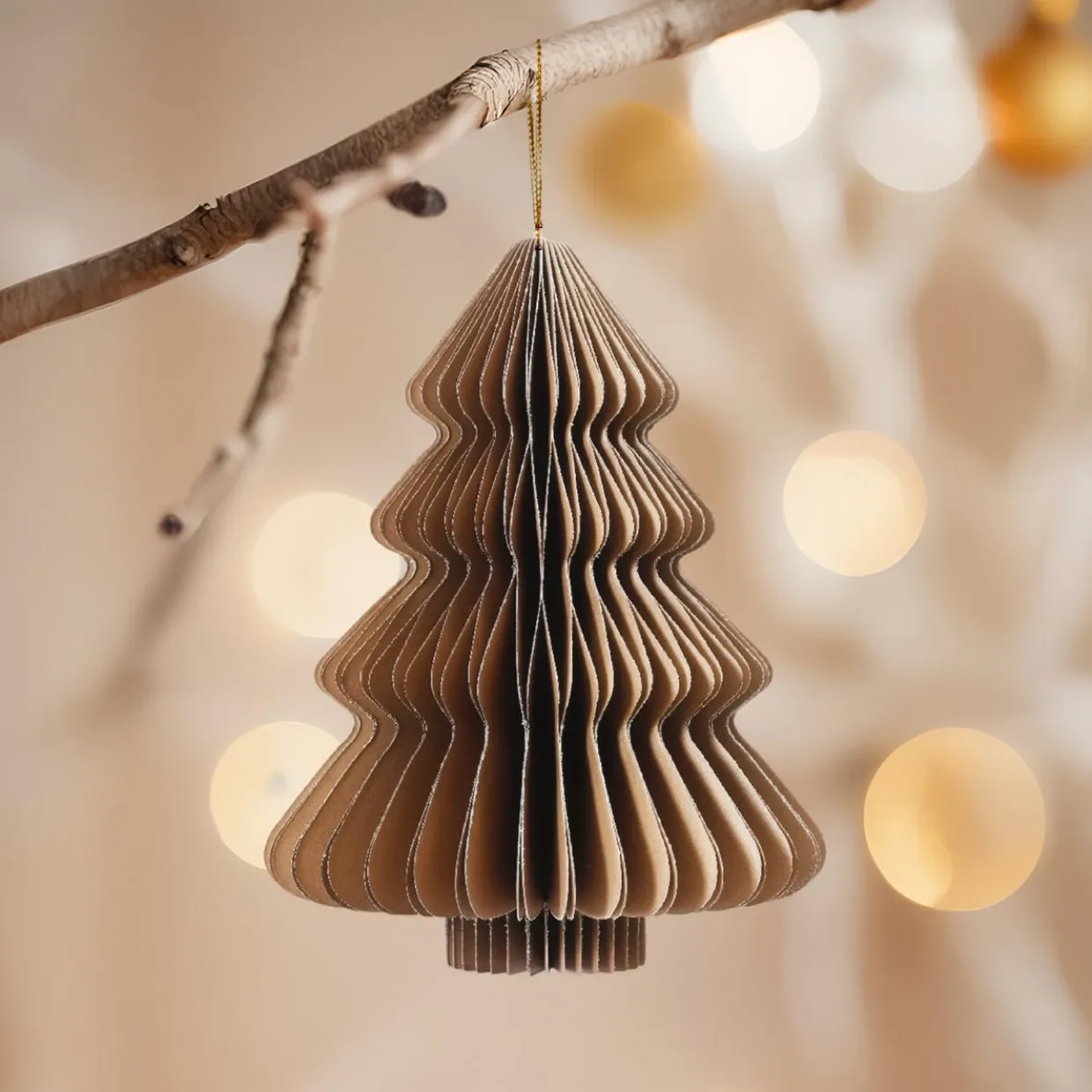 Sapin en papier à suspendre (H15 cm) Fermeture Magnétique Brun