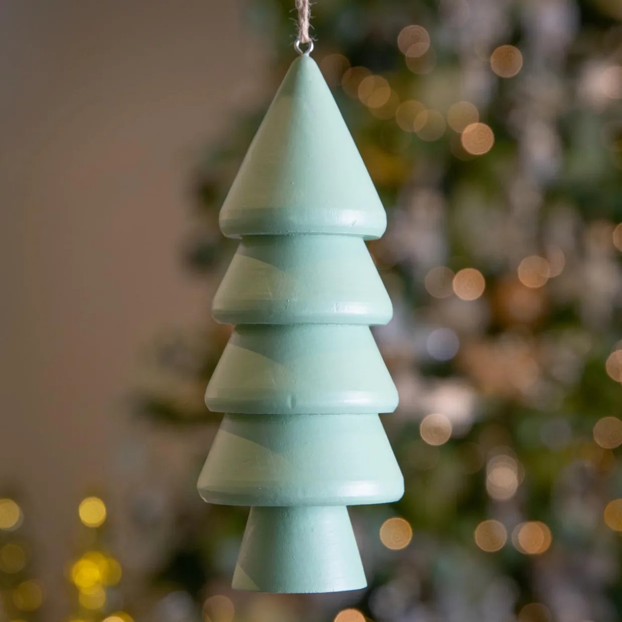 Sapin à suspendre en bois (H15 cm) Harmonie Menthe blanche