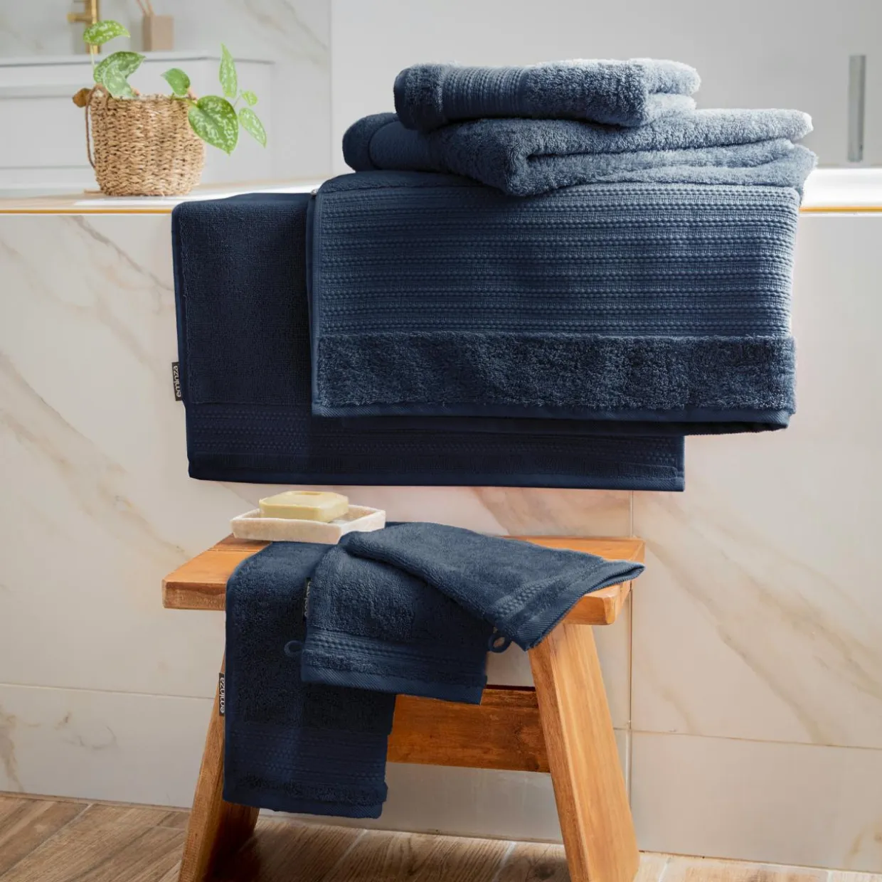 Serviette de bain coton bio (30 x 50 cm) Méline Bleu nuit