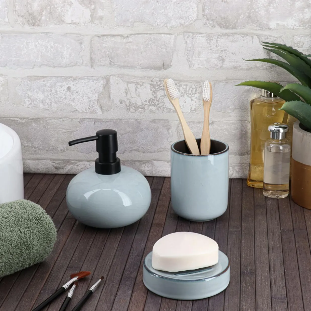 Set d'accessoires salle de bain grès laqué Pietra Bleu