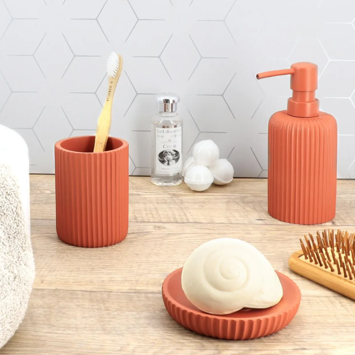 Set d'accessoires salle de bain résine Strié Terracotta