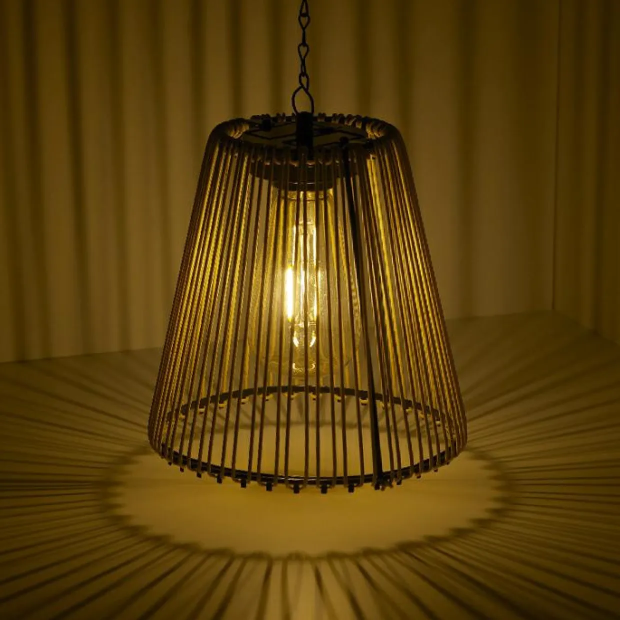 Suspension de jardin solaire LED (D17,5 cm) Calabre Dorée