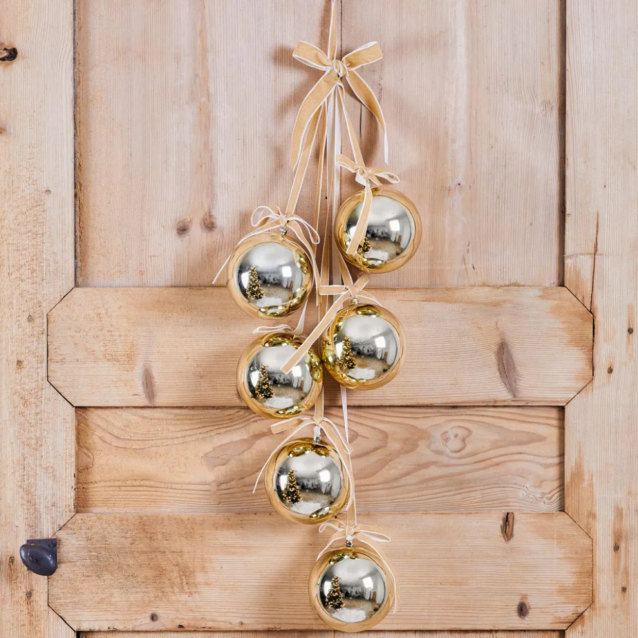 Suspension de Noël (H70 cm) Boules et nœud velours Doré