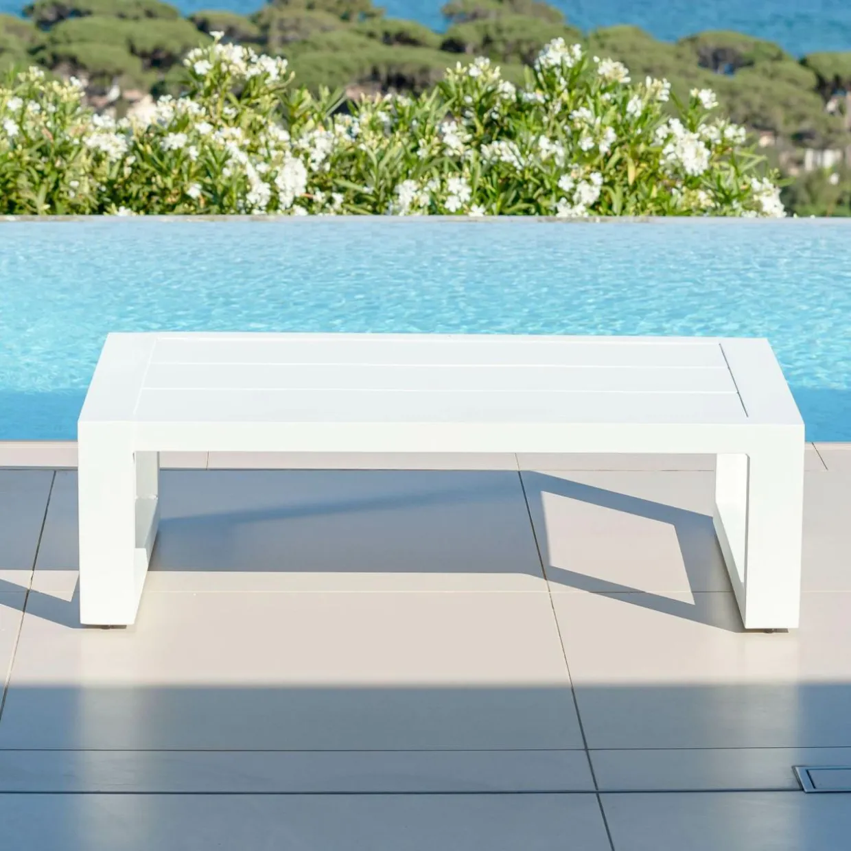 Table basse de jardin rectangulaire en alumininum (120 x 72 cm) Elba Blanc