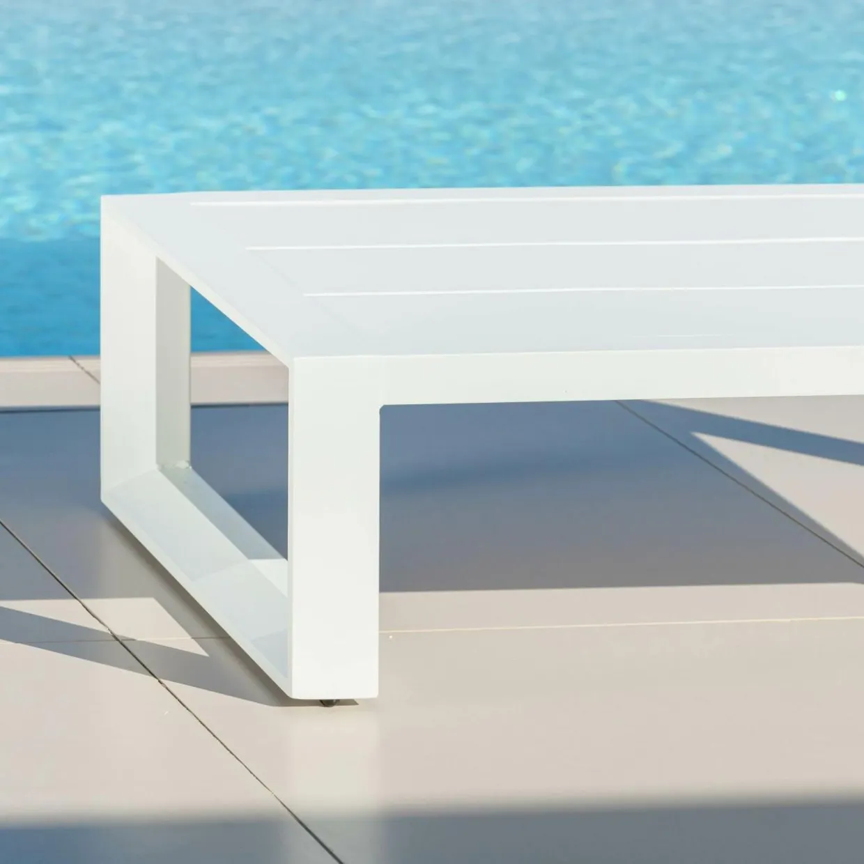 Table basse de jardin rectangulaire en alumininum (120 x 72 cm) Elba Blanc