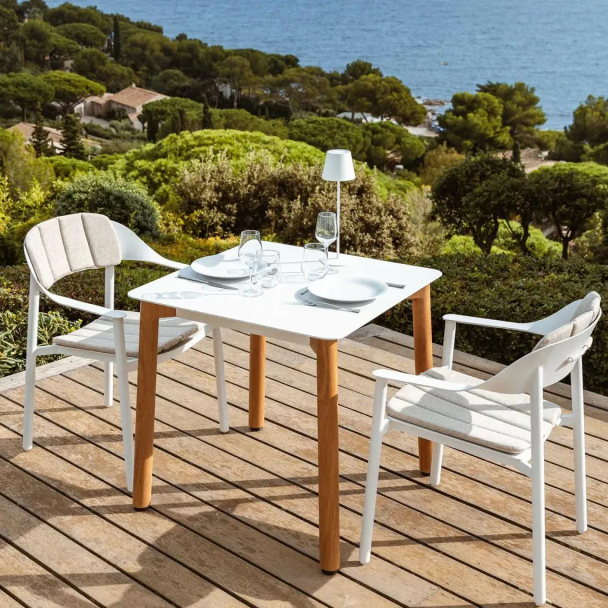 Table de jardin carrée en aluminium 2 places (76 x 76 cm) Monte Carlo Blanc